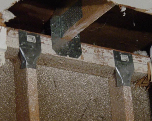 wood_frame_roof_to_wall_straps_large